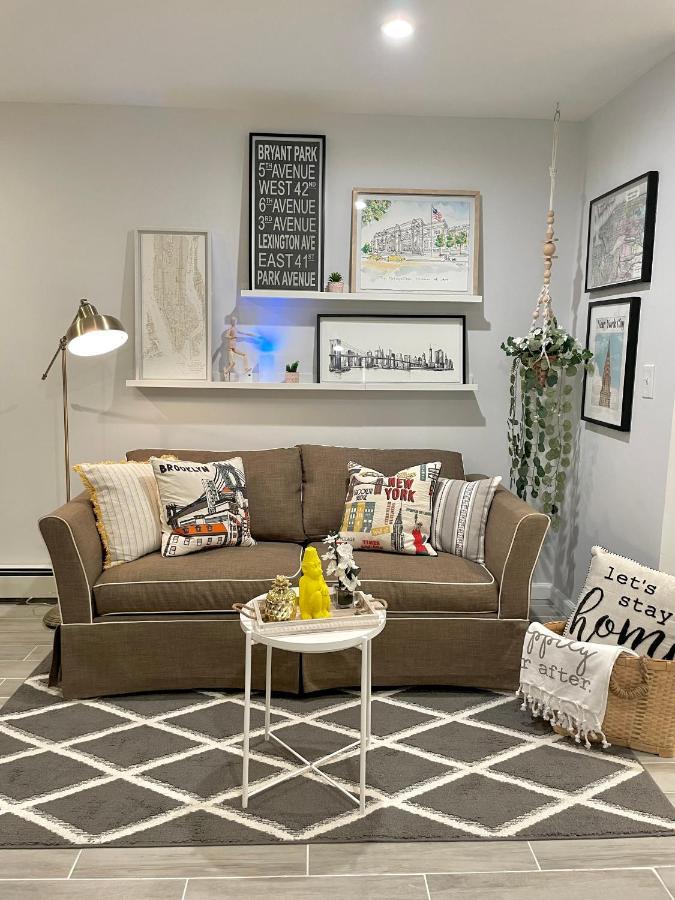 Modern Apartment With Parking & Quick Ride To Manhattan New York Exterior photo